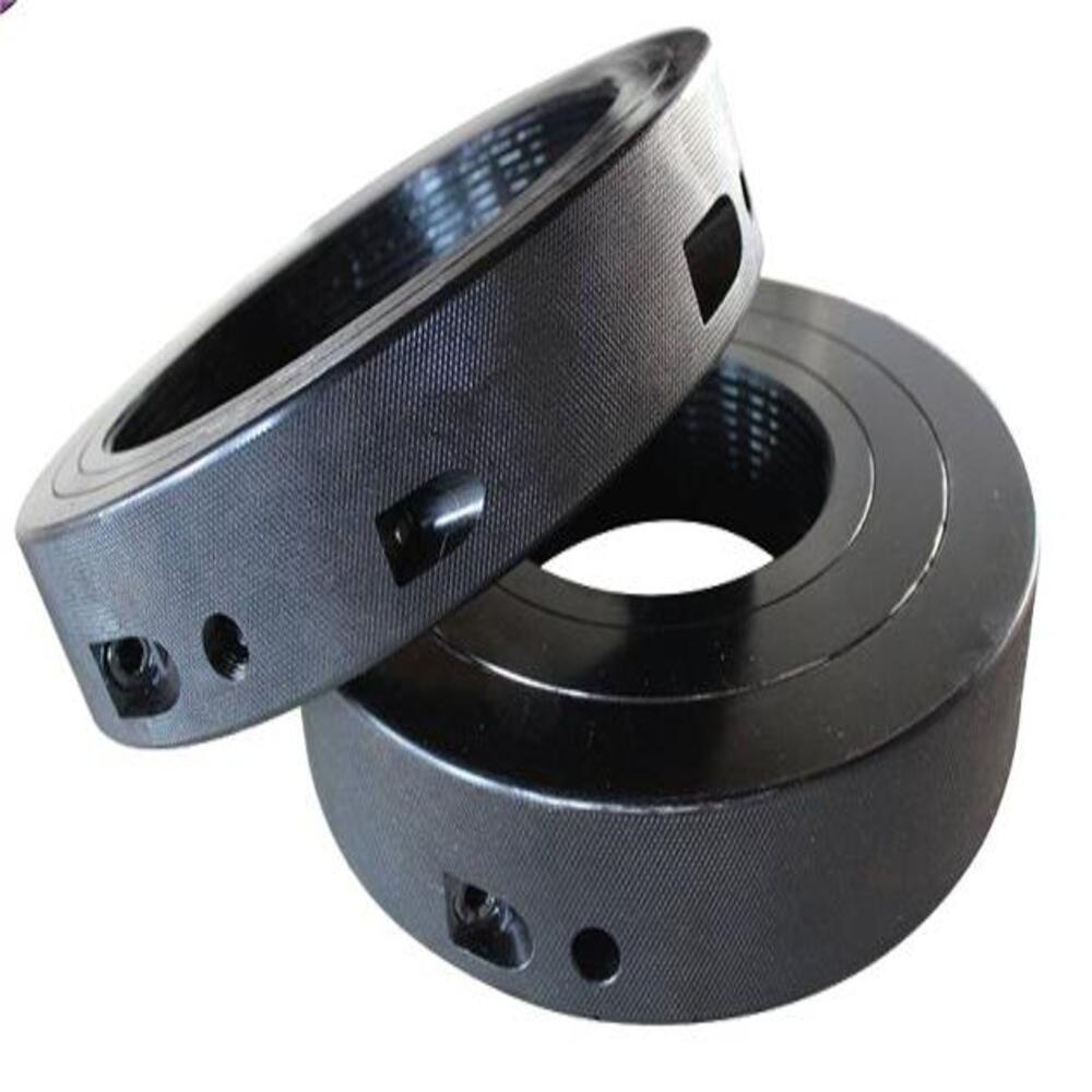 Tuercas hidráulicas de fácil manejo para líneas de corte de bobinas de acero.
   