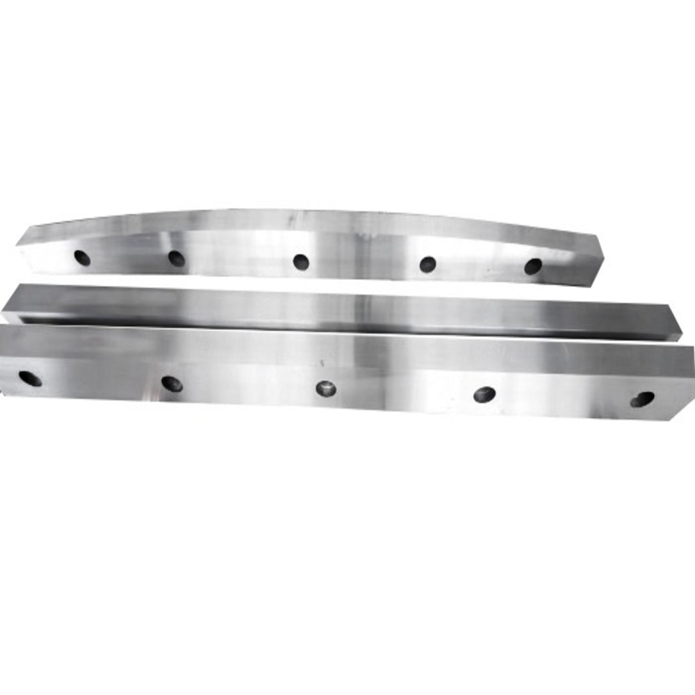 Cuchilla de corte hidráulica industrial para corte a medida.
   