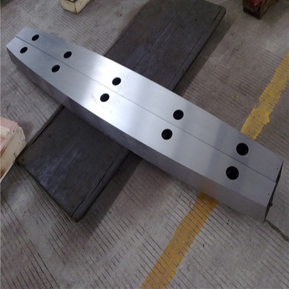 Cuchillas de acero H13 HRC 65 para máquinas de corte longitudinal de laminadoras.
   