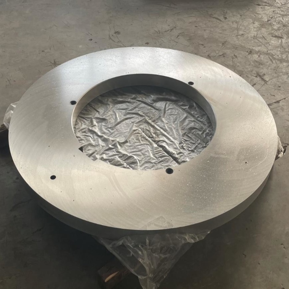 Cuchillas de corte rotativas de gran diámetro (1200 mm) para equipos de laminación.
   