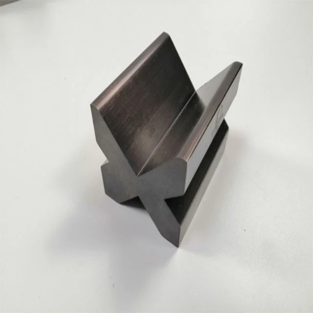 Herramientas para doblar acero mediante prensa plegadora CNC
   